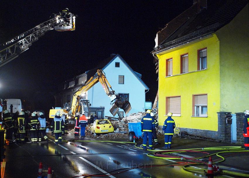 Hausexplosion Bruehl bei Koeln Pingsdorferstr P239.JPG